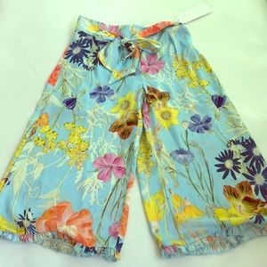 Gorgeous girls pants